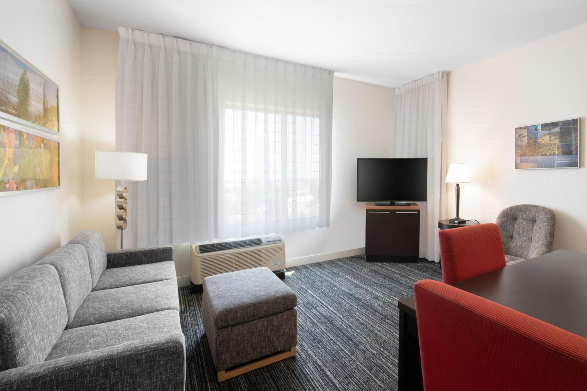 Towneplace Suites Oklahoma City Airport Exteriör bild